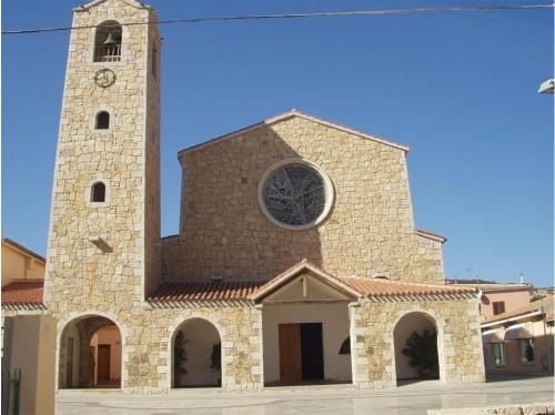 Piazza e chiesa di Cannigione